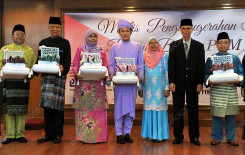 KL10_30112016_PEJUANG_BAHASA