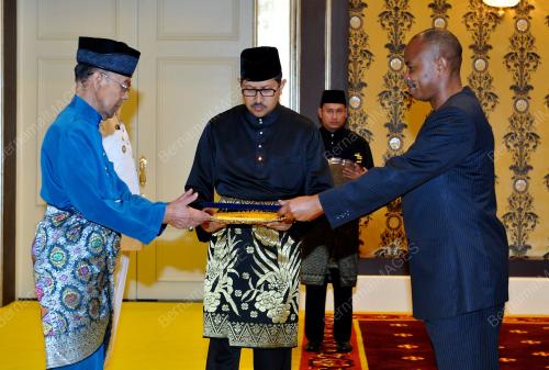 KL10_31032014_AGONG