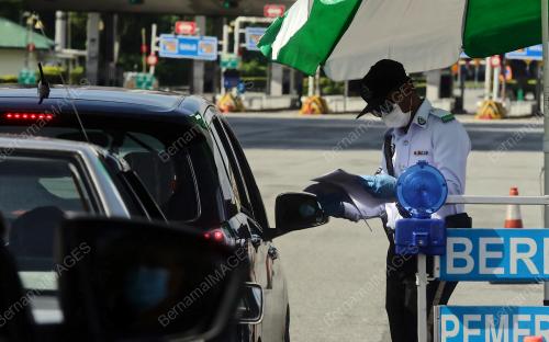 TINJAUAN SEKATAN JALAN RAYA PLAZA TOL