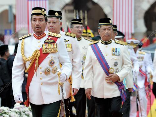 HARI PAHLAWAN