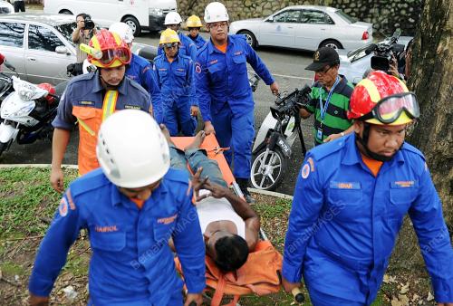 KL10_31122012_TANAH_RUNTUH