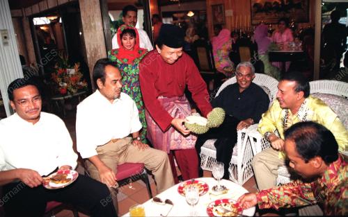 KL11-020200_RAIS_DURIAN_07012016