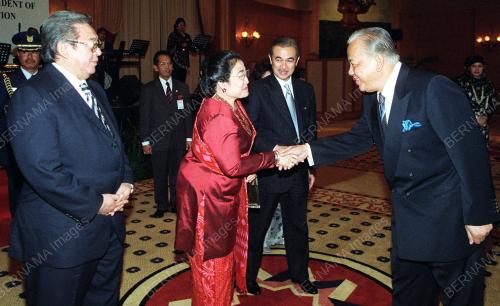 MEGAWATI SOEKARNOPUTRI