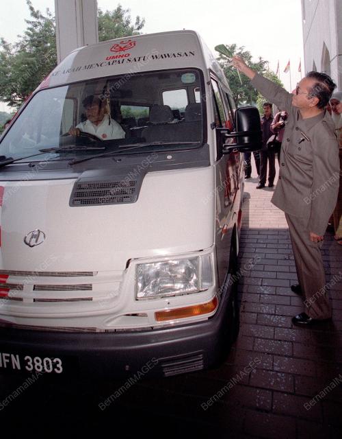 KL11-11_09_2000_PM-VAN_UMNO_13012016