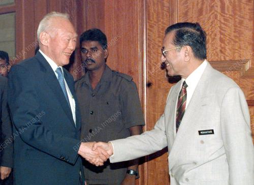 KL00-15_08_2000 LEE KUAN YEW-PM