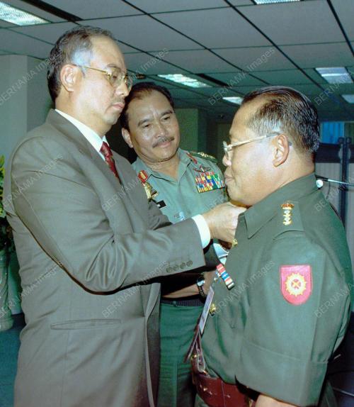 NAJIB TUN RAZAK