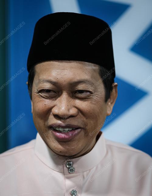 DATUK SERI AHMAD MASLAN