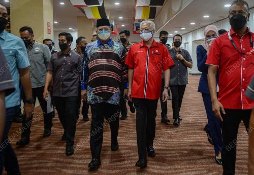 DATUK SERI ISMAIL SABRI YAAKOB