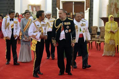 KL110_24042017_AGONG