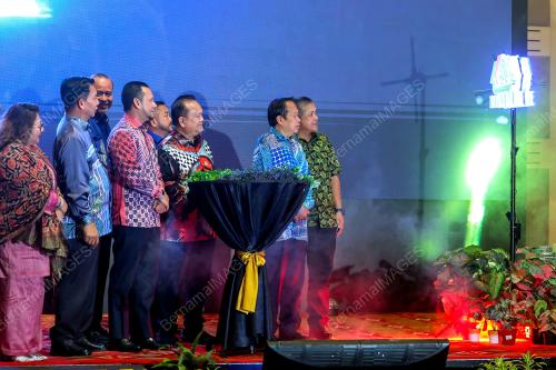 DATUK SERI ALEXANDER NANTA LINGGI
