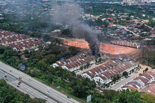 KEBAKARAN SALURAN PAIP GAS