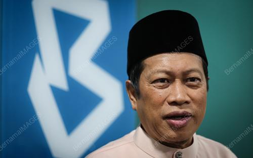 DATUK SERI AHMAD MASLAN