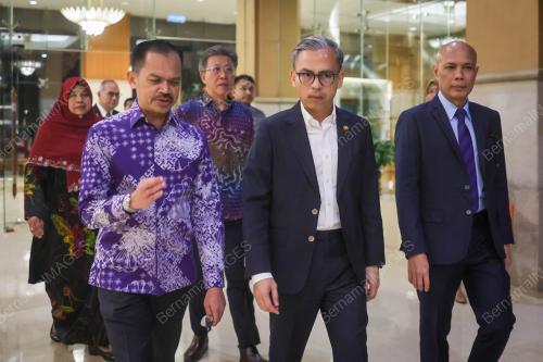 FAHMI FADZIL