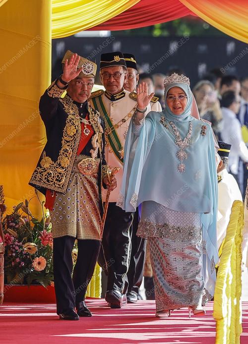 AL-SULTAN ABDULLAH RI'AYATUDDIN AL-MUSTAFA BILLAH SHAH