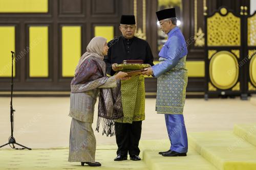 AL-SULTAN ABDULLAH RI'AYATUDDIN AL-MUSTAFA BILLAH SHAH