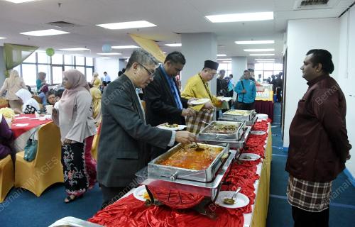 KL112_16072018_RAYA_BN201807052392