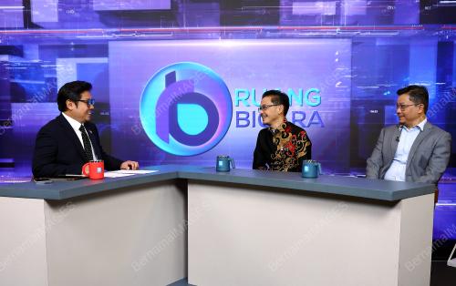 DR ISMUNI BOHARI DAN DATUK DR MAT ZUKI MAT JAEB