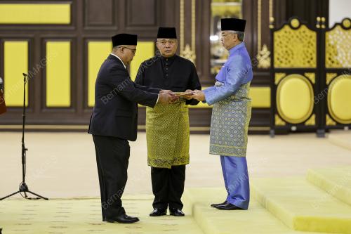 AL-SULTAN ABDULLAH RI'AYATUDDIN AL-MUSTAFA BILLAH SHAH