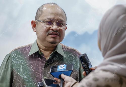 DATUK SERI SHAMSUL ISKANDAR MOHD AKIN