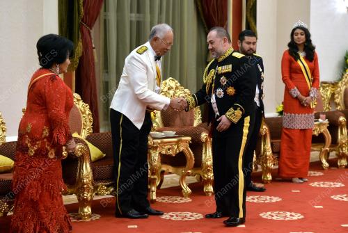 KL113_24042017_AGONG