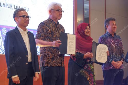 FAHMI FADZIL