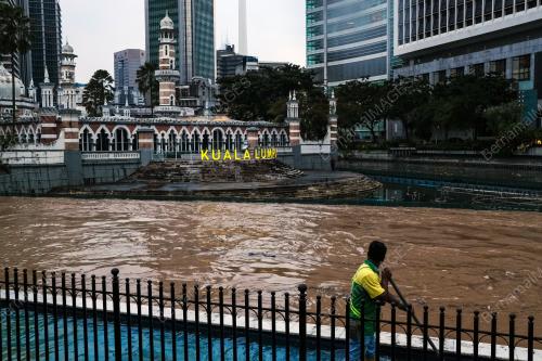 TINJAUAN CUACA HUJAN