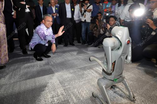 FAHMI FADZIL