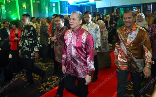 DATUK SERI FADILLAH YUSOF