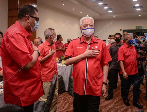 DATUK SERI ISMAIL SABRI YAAKOB