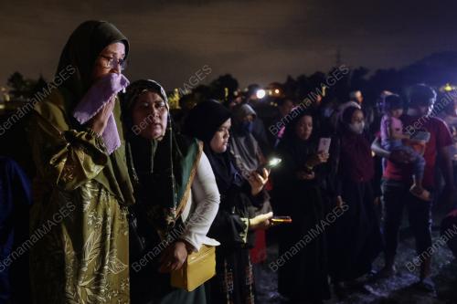 PENGEBUMIAN JENAZAH MANGSA TANAH RUNTUH