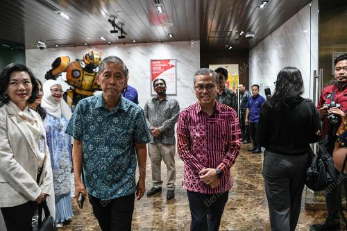 DATUK FAHMI FADZIL