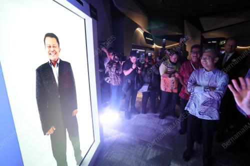 FAHMI FADZIL