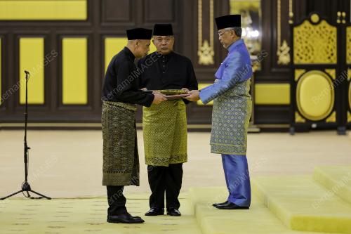 AL-SULTAN ABDULLAH RI'AYATUDDIN AL-MUSTAFA BILLAH SHAH