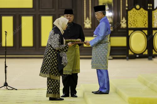 AL-SULTAN ABDULLAH RI'AYATUDDIN AL-MUSTAFA BILLAH SHAH