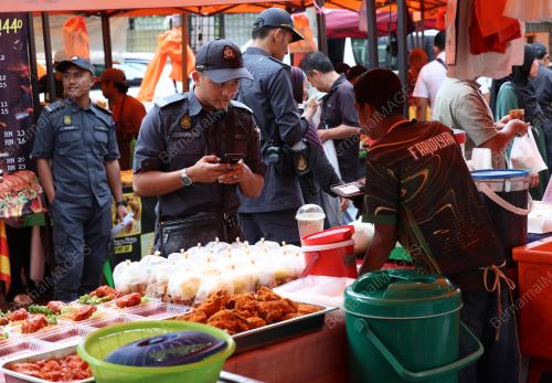 KEMENTERIAN PERDAGANGAN DALAM NEGERI DAN KOS SARA HIDUP