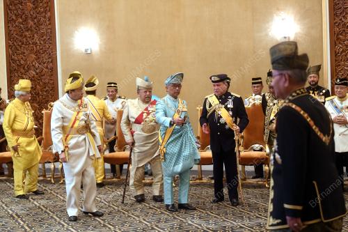 KL118_31012019_AGONG_BN201901289402