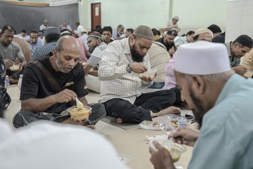BERBUKA PUASA MASJID INDIA