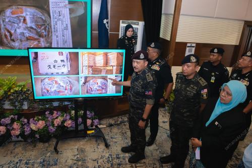 DATUK SERI MOHD YUSRI HASSAN BASRI
