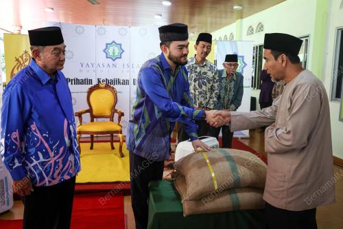 TENGKU AMIR SHAH SULTAN SHARAFUDDIN IDRIS SHAH