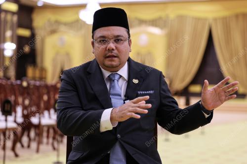 DATUK AZUAN EFFENDY ZAIRAKITHNAINI