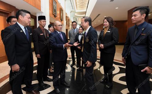 KL11_01122017_KUNJUNGAN