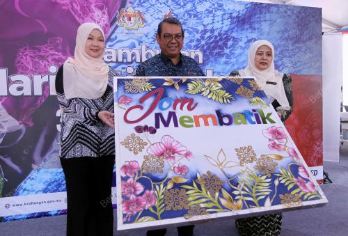 DATUK ROSLAN ABDUL RAHMAN