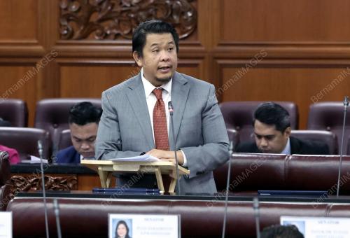 DATUK LUKANISMAN AWANG SAUNI
