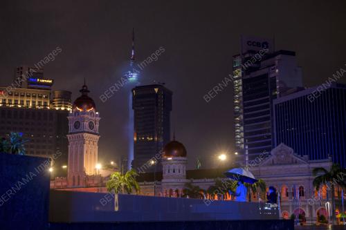 TINJAUAN CUACA HUJAN DI IBU KOTA