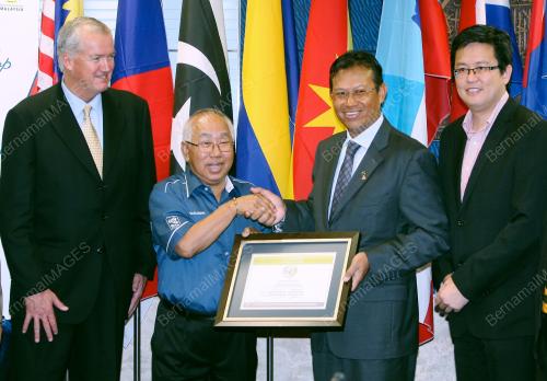 DATUK SERI AHMAD SHABERY CHEEK
