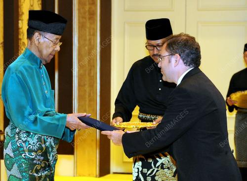 KL11_02092014_AGONG