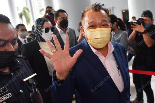 DATUK SERI BUNG MOKTAR RADIN