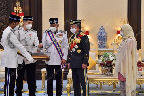AL-SULTAN ABDULLAH RI'AYATUDDIN AL-MUSTAFA BILLAH SHAH