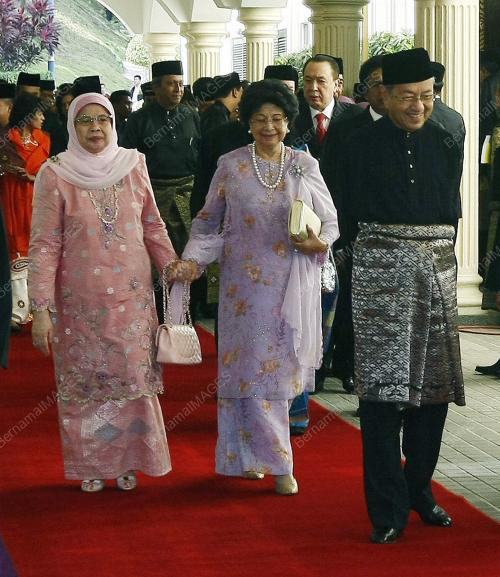 TUN MAHATHIR MOHAMAD