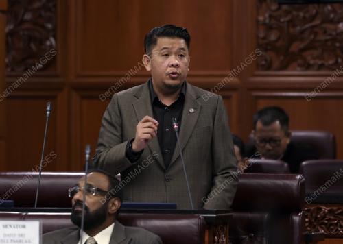 DATUK LUKANISMAN AWANG SAUNI